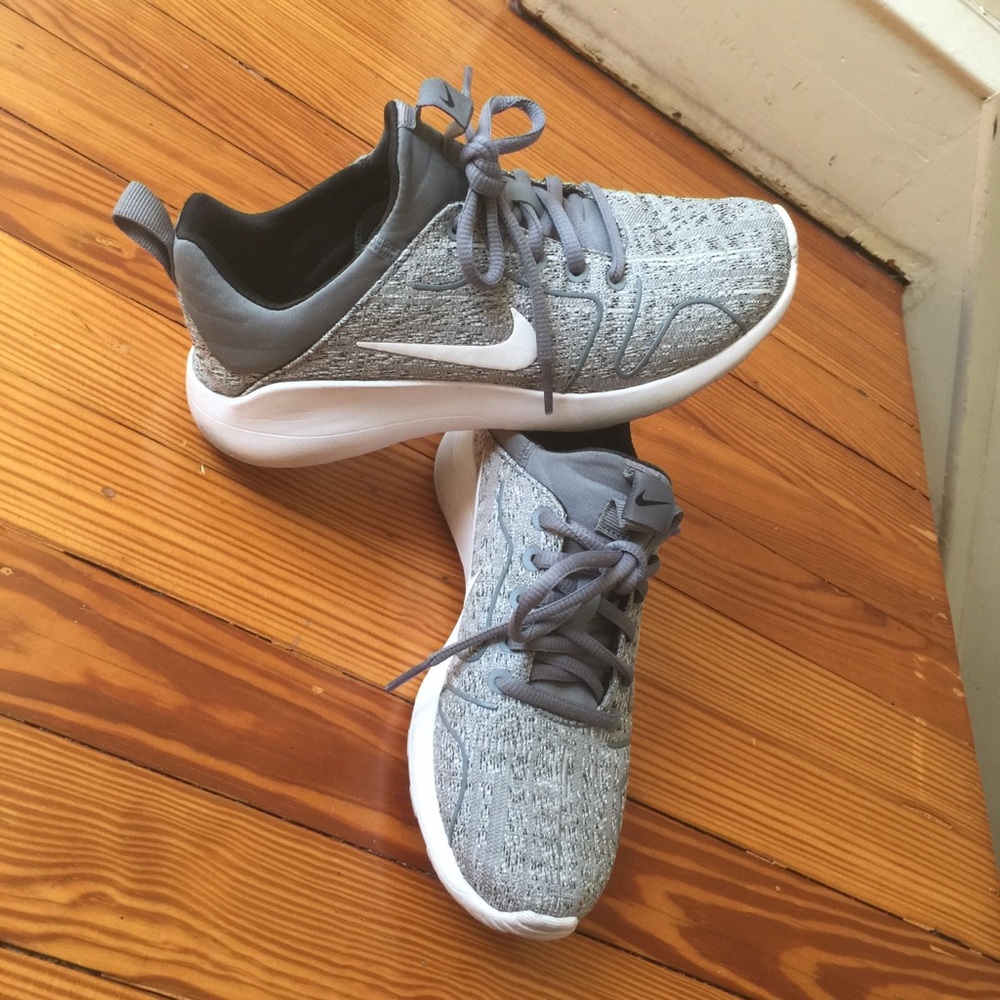 Nike V2 sneakers